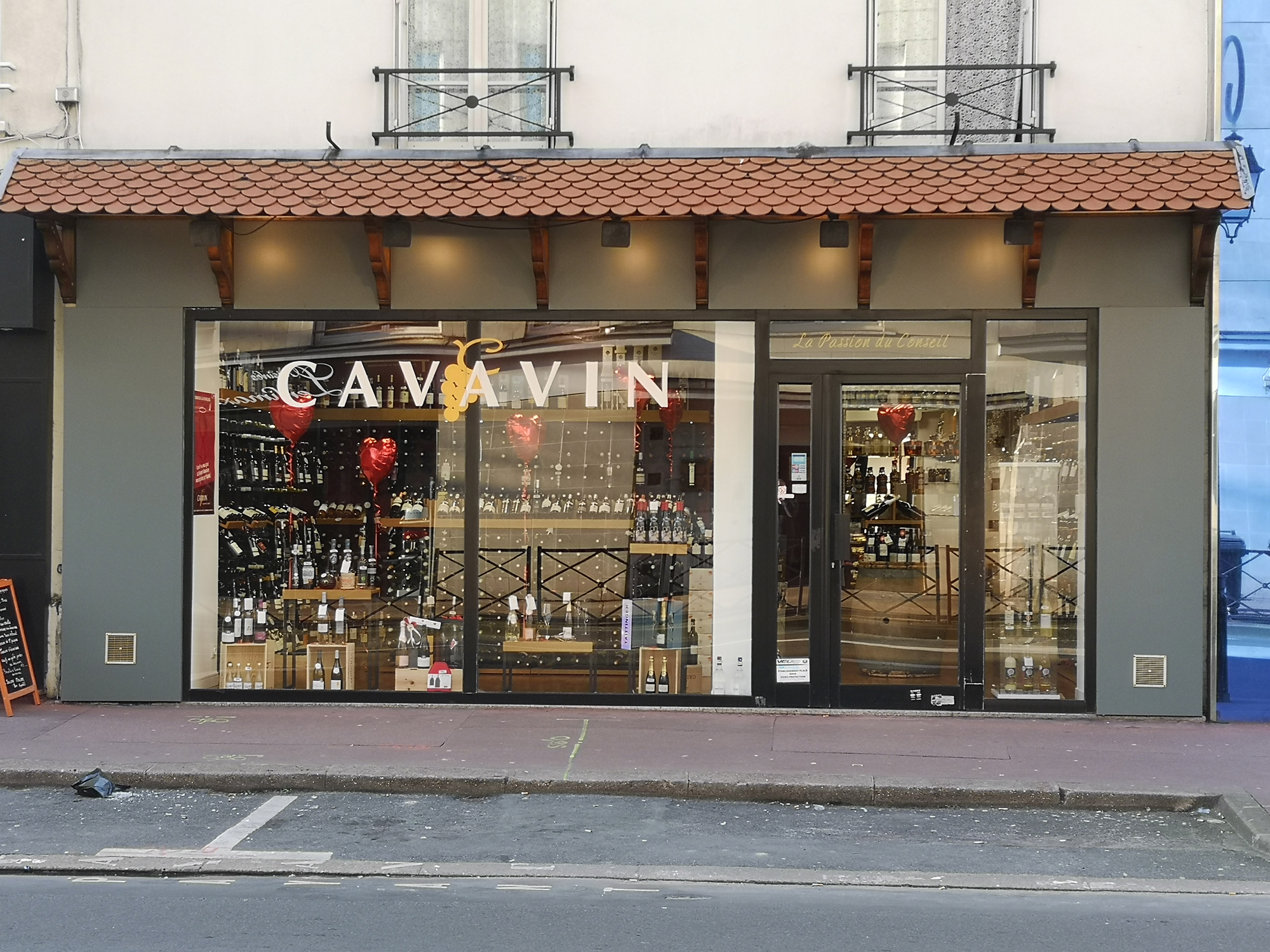 Façade de votre CAVAVIN à Saint Maur des Fossés